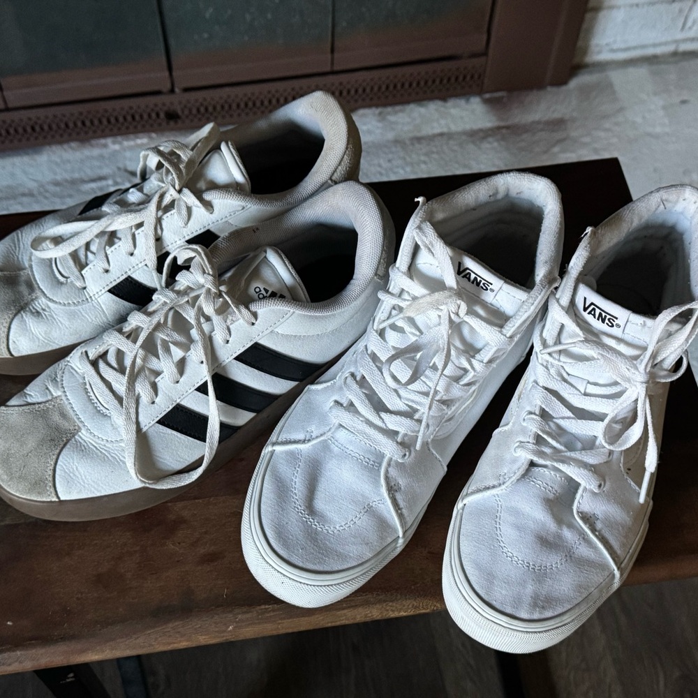 Set of 2 pairs Youth 5.5 White Sneakers